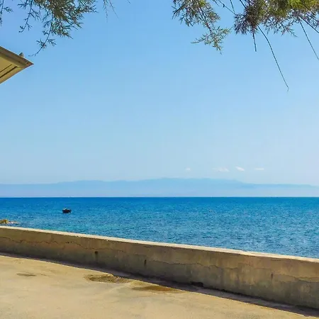 1 Bedroom Stunning In Marina